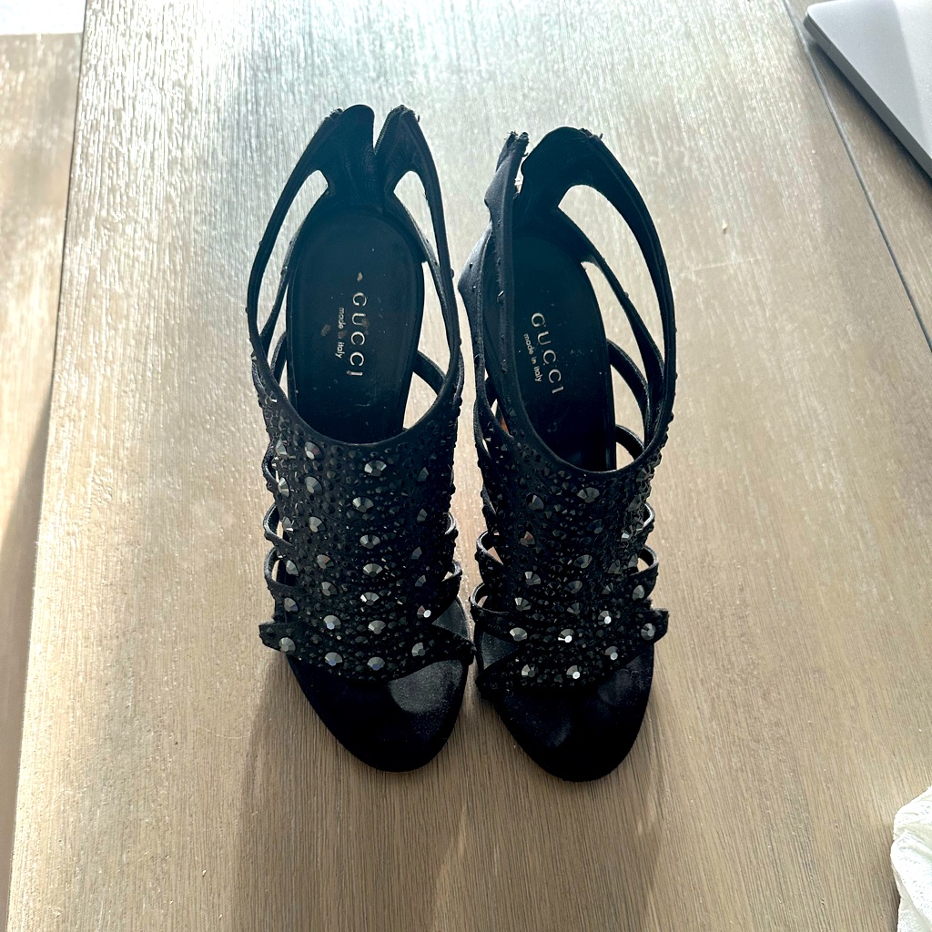 Authentique Gucci Sandales Black Satin Crystal